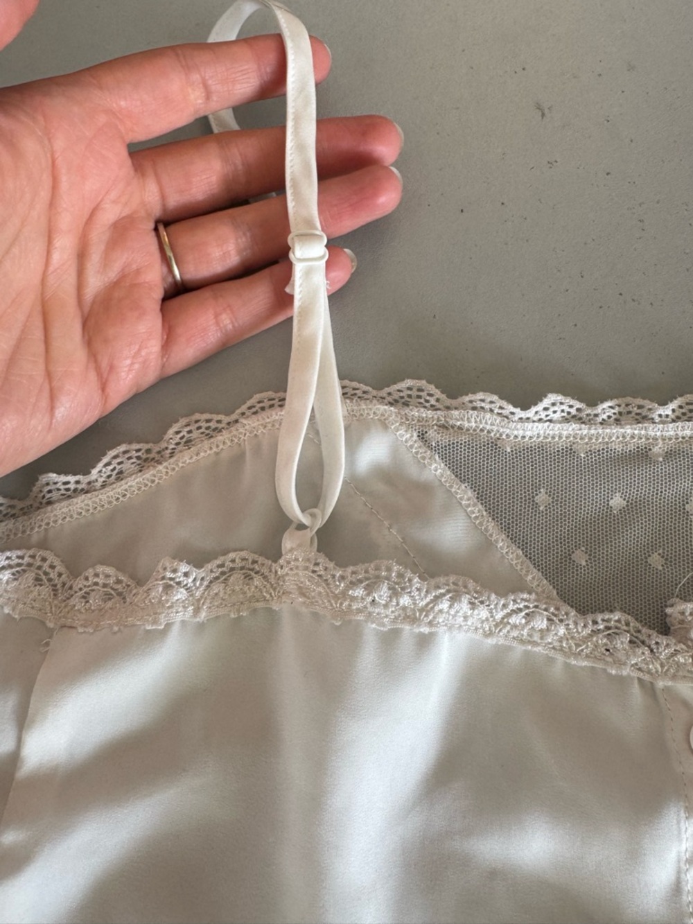 White Cream Lace Cropped Cami Top Size M Adjustable Straps - Picture 6 of 6